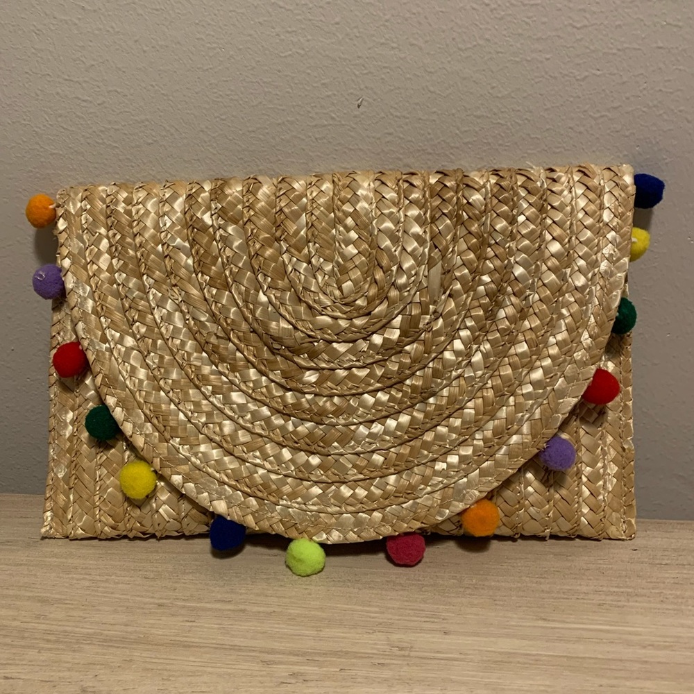 NEW!!!  Adorable!  Straw Pom Pom Clutch.